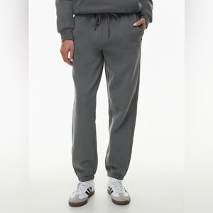 Aritzia Cozy Fleece Boyfriend Sweatpant in Vintage Black